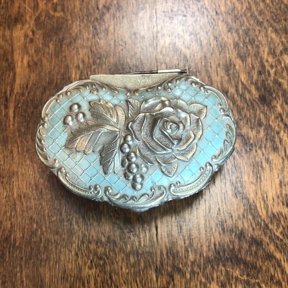 Vintage‎ jewelry holder